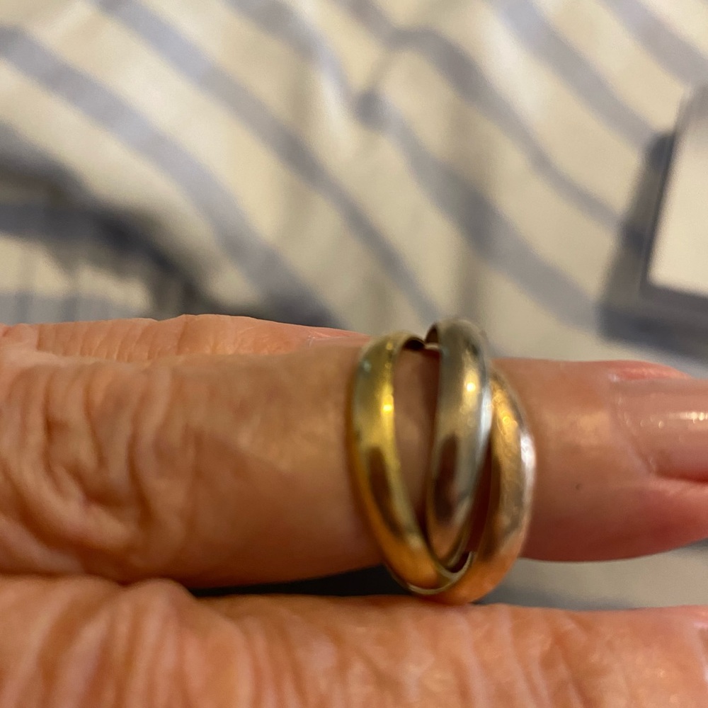 Trinity ,small model18 karat,gold , white gold and rose gold.